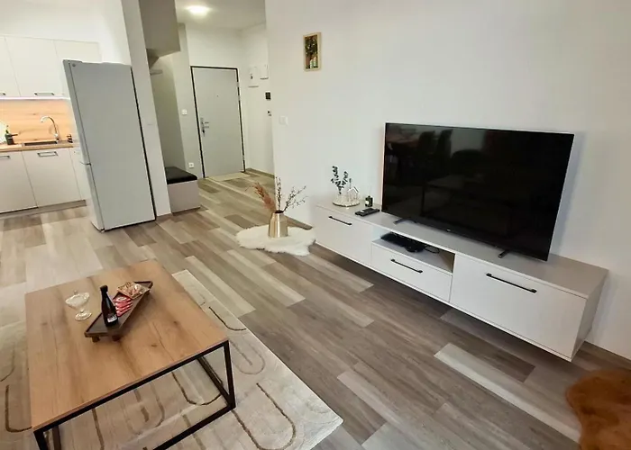 103 Апартаменты *